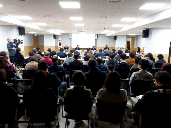 지난 24일 춘천시청 민방위교육장에서 춘천시 경관계획 재정비 수립 주민공청회가 열렸다. 유용준 인턴기자