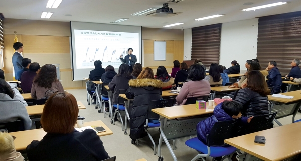 지난달 31일 도교육청이 주최한 설명회에서 한국원자력안전기술원 관계자는 춘천관내 5개 학교의 방사선 선량 결과를 발표하며 “기준치라는 것은 없지만 안심해도 된다”고 말했다.