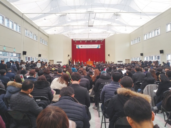 송곡대학교는 7개 전공에서 214명의 졸업생을 배출 했다.