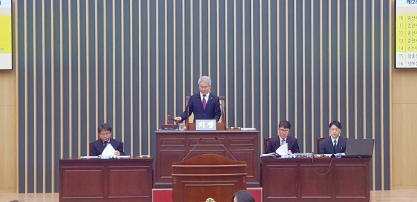 제288회 춘천시의회 임시회 제2차 본회의가 지난 20일 오전 10시 춘천시의회 본회의장에서 열렸다.