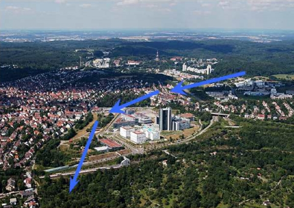 (왼쪽)독일 수투트가르트 시의 바람길(가운데 파란선) 예상도&nbsp; &nbsp; &nbsp;사진 제공=춘천시(오른쪽)독일 수투트가르트의 숲 내부 모습&nbsp; &nbsp; &nbsp; &nbsp; 사진 제공=국립산림과학원