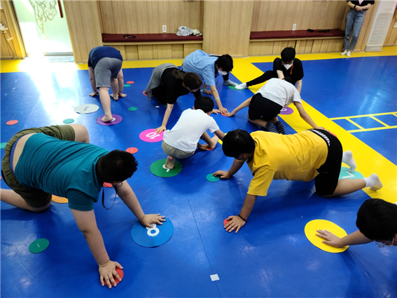 발달장애 아동청소년들의 활동 모습. 사진=(주)나비소셜컴퍼니.