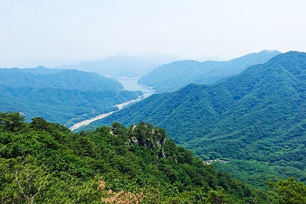 소요대에서 바라본 소양호 전경.