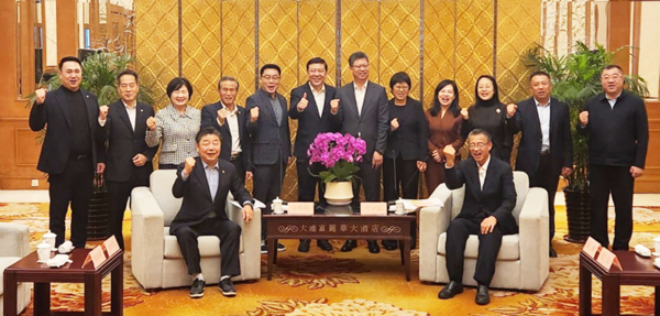 10~13일, 중국 다롄시를 방문 중인 김진호 의장과 김영배·권주상·남숙희·신성열·유환규 의원.