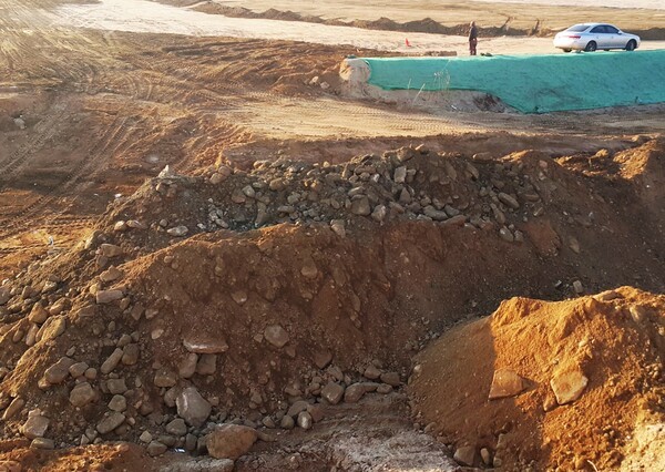 경찰 수사를 통해 중도개발공사가 레고랜드를 건설하면서 중도유적지를 보존하기 위한 모래 자체를 구입하지 않은 것으로 드러났다. 사진=중도본부